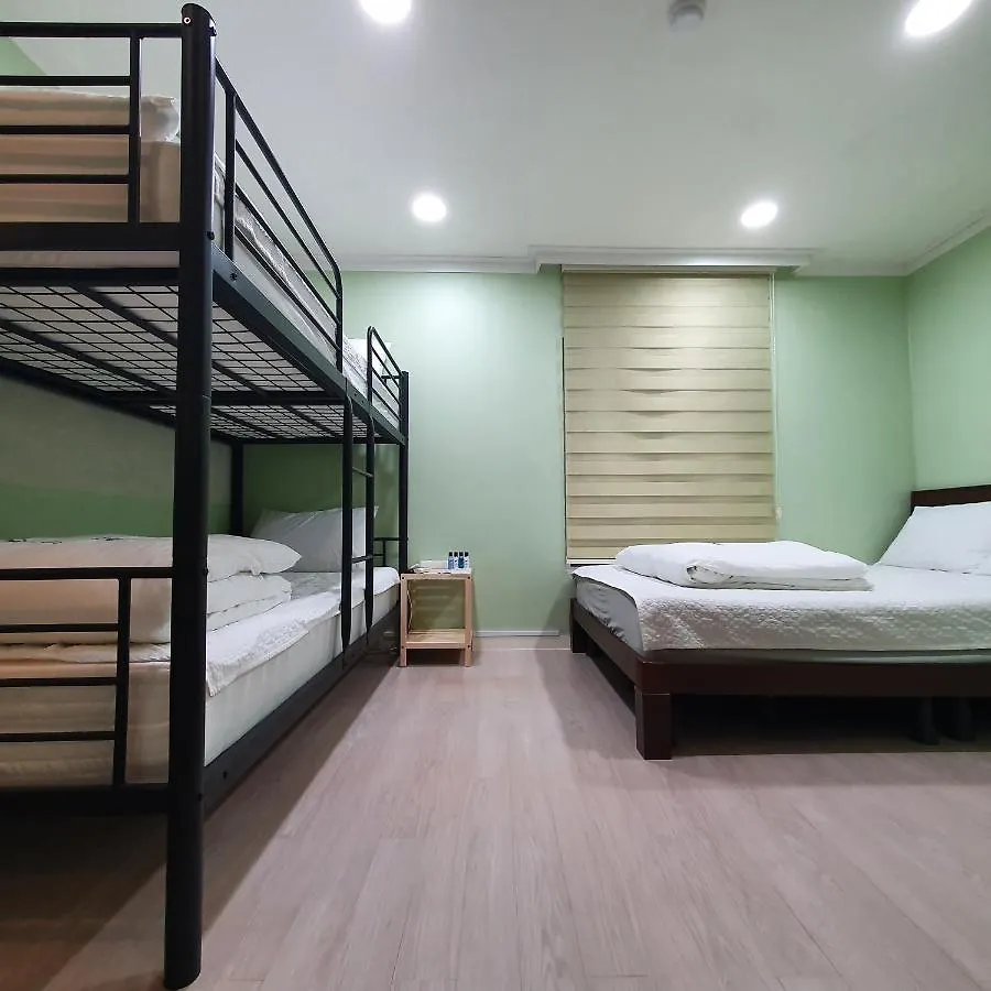 Discovery Guesthouse Busan 0*,